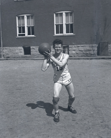 1946_Apr_Basketball_01