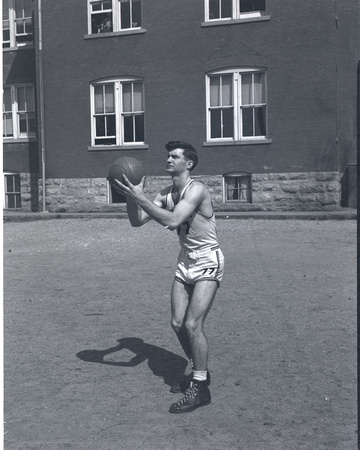 1946_Apr_Basketball_03
